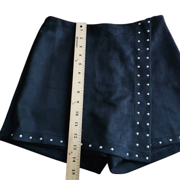 Black suede feel studded Y2k Skort Sz M by Starbelle - Picture 5 of 7
